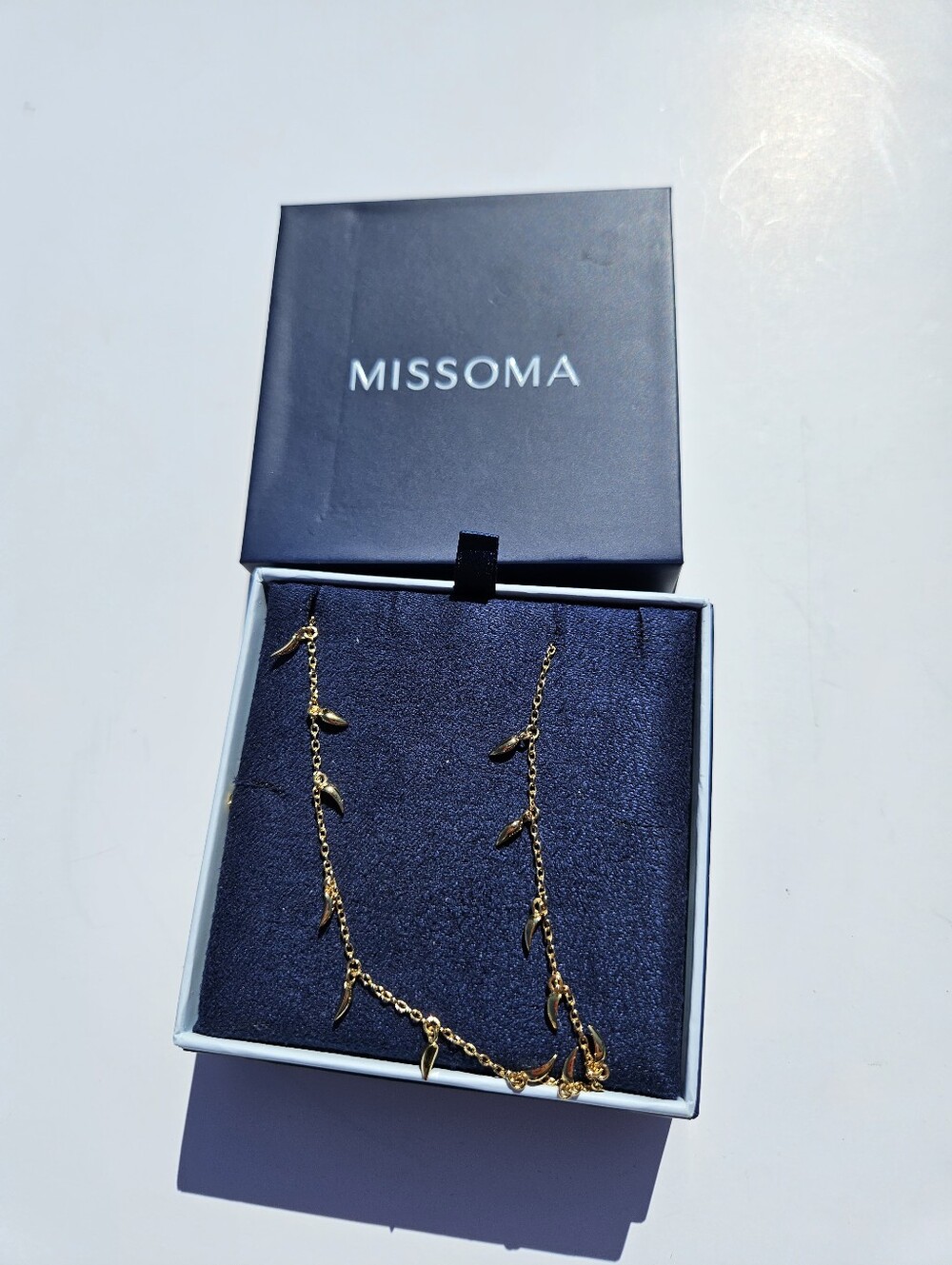 Missoma Leaf Charm Choker 18k Gold Vermeil on sterling silver